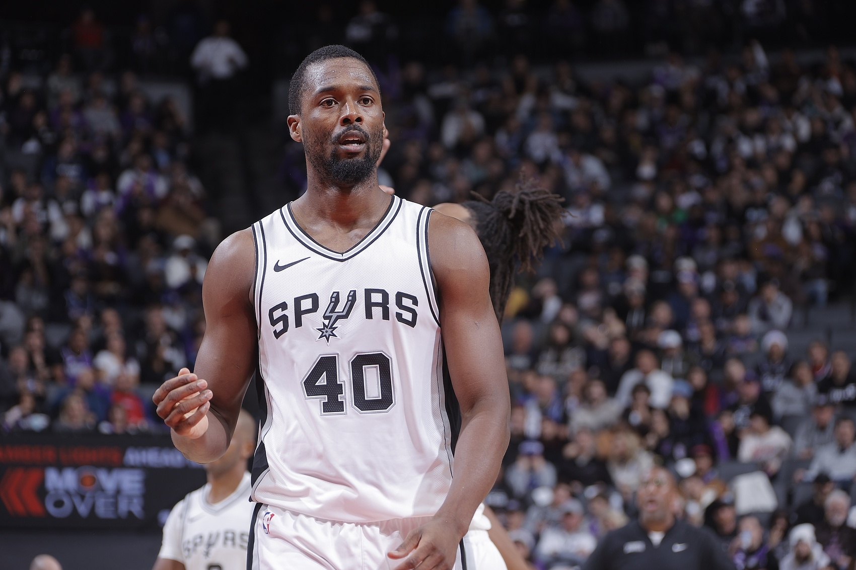 手感火热！哈里森-巴恩斯半场7中6高效拿下14分2板1助1断