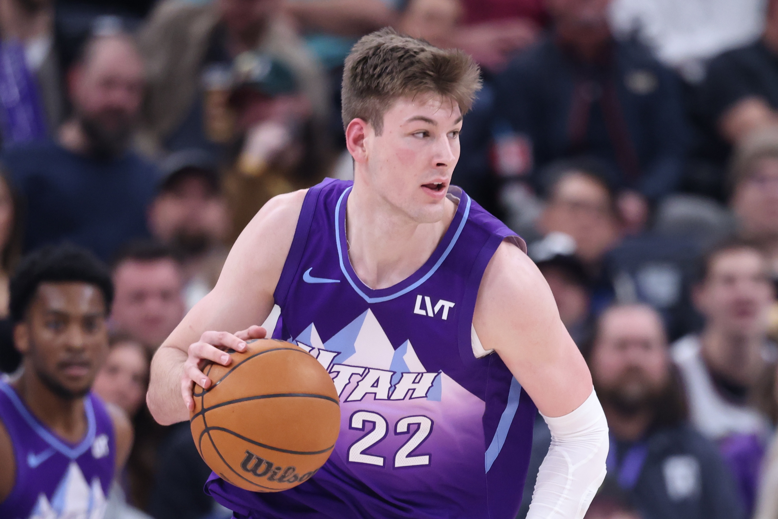 降维打击！菲利波夫斯基17中12砍全场最高32分外加6板5助