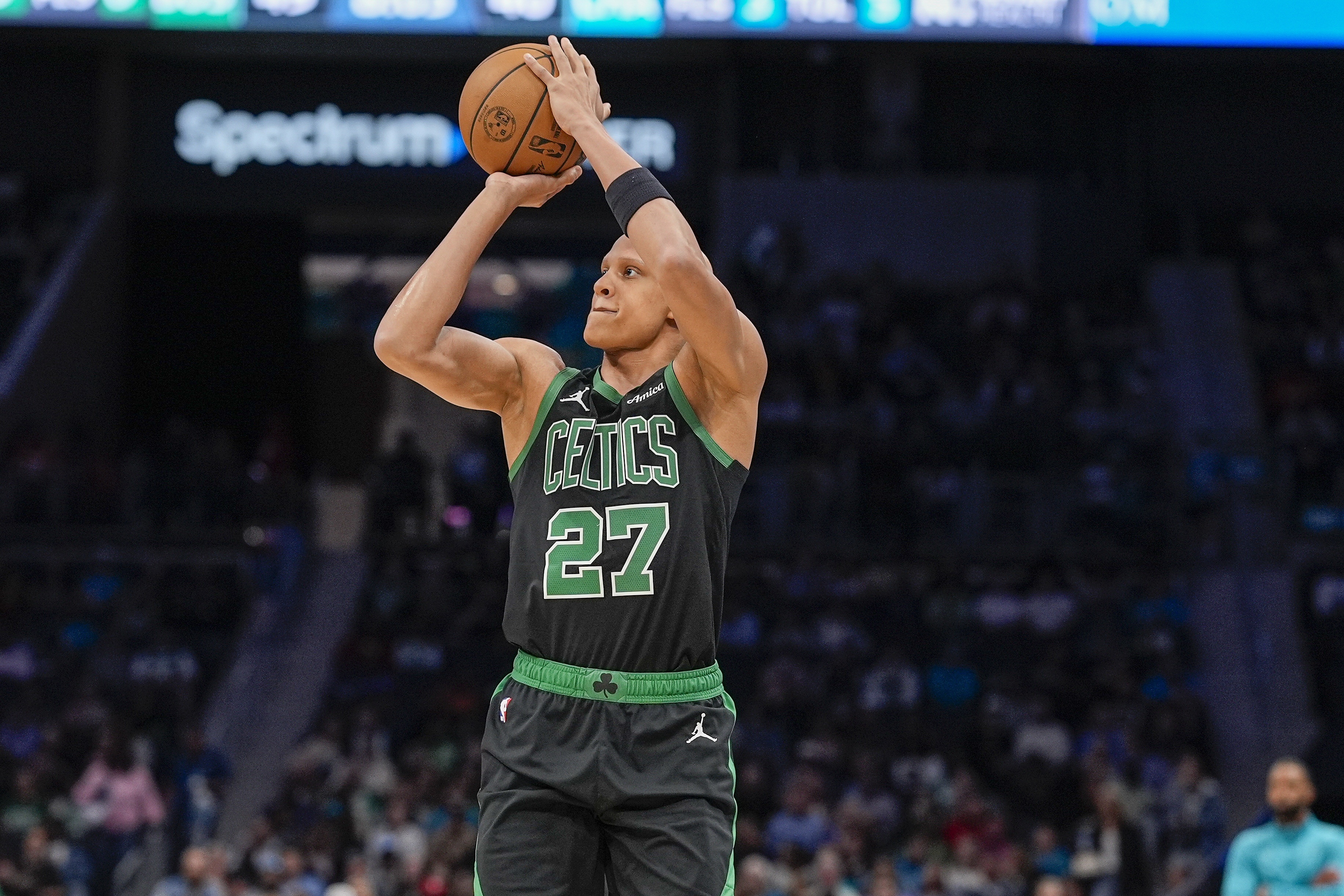 沃尔什谈投篮姿势变化：我调整了脚步 以便能更快进入投篮状态