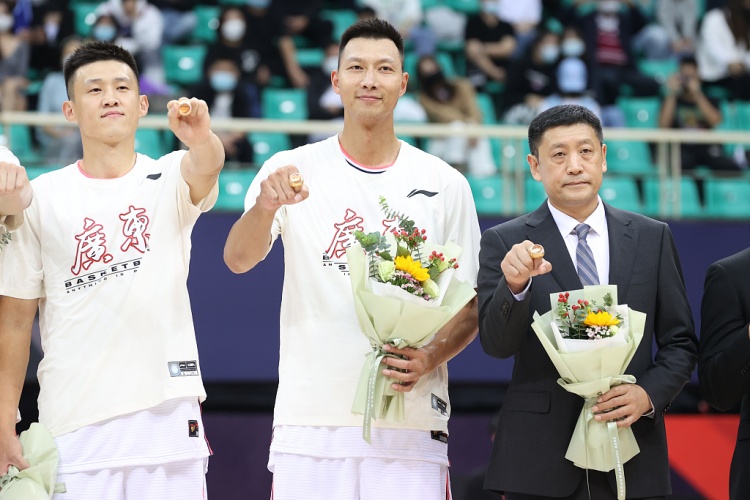 周鹏谈生涯初期：宏远最差的都是国家集训队 其他都是国家队主力