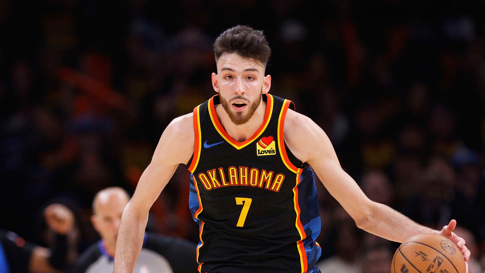 插翅难逃！库里突破拉杆上篮 还是没能躲过霍姆格伦血帽