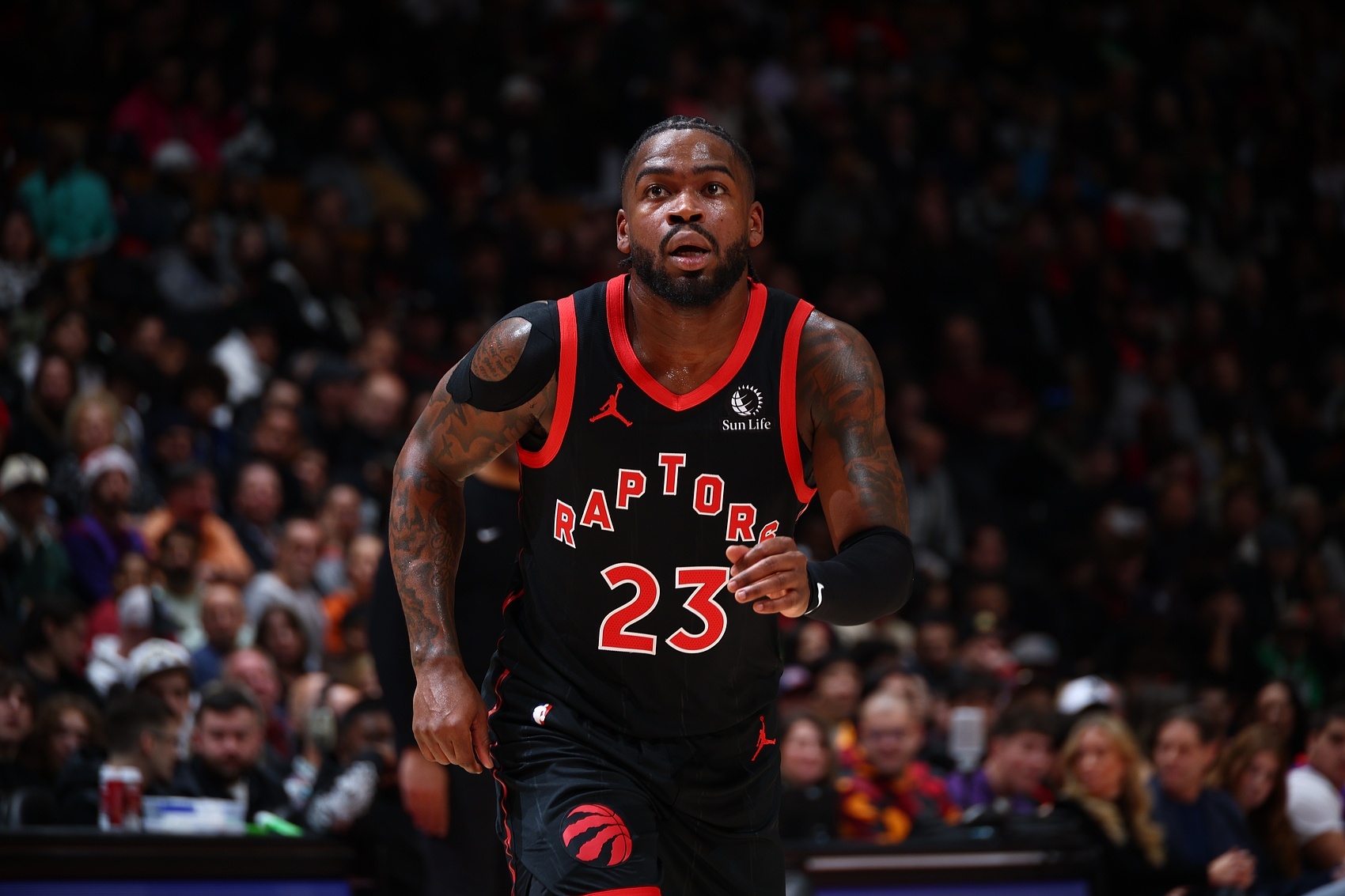 奋力反击！谢德三分命中 猛龙回敬10-2的攻击波打停热火