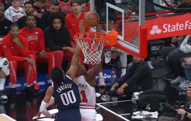 毫厘之间！克里斯蒂钉板道苏姆被吹干扰球 基德挑战失败&抱怨被逐