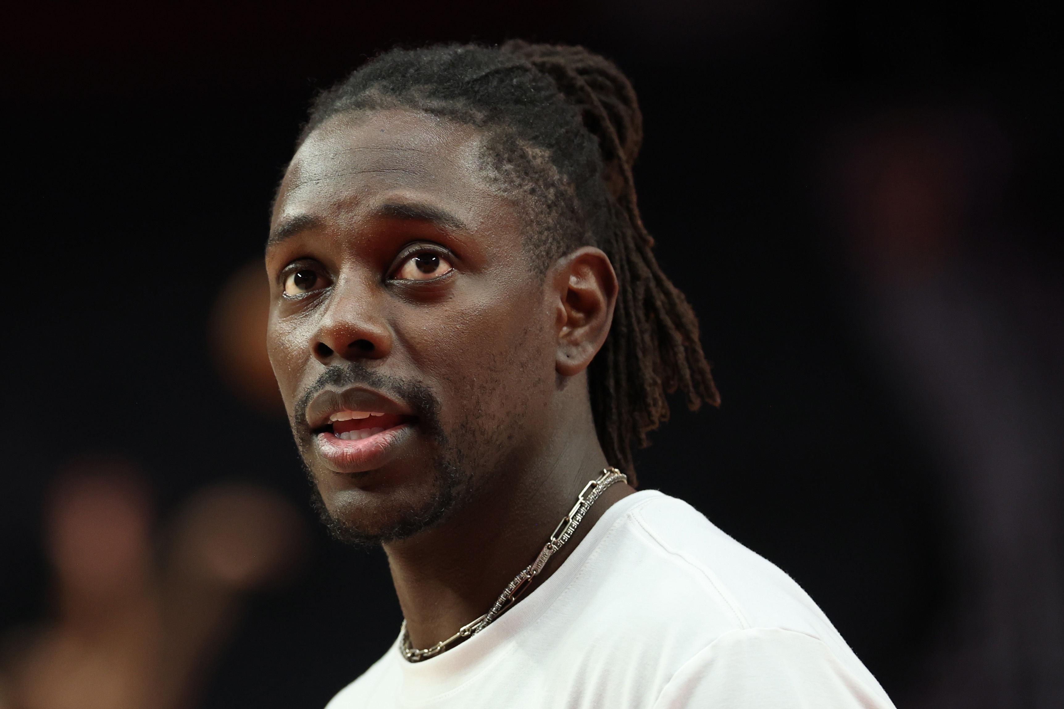 再找找状态！朱·霍勒迪复出15分钟7中2拿到8分4助