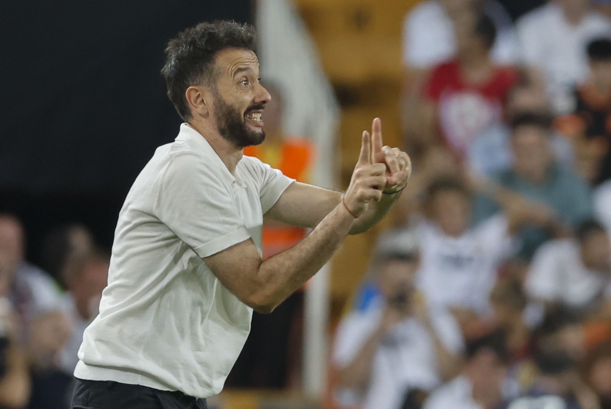 瓦伦主帅：卡雷拉斯的进球不该算数，裁判应在他对杜罗犯规时吹停